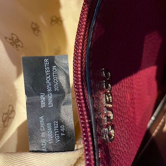 NEW - Guess Handbag with extra side bag - Picture 3 of 5